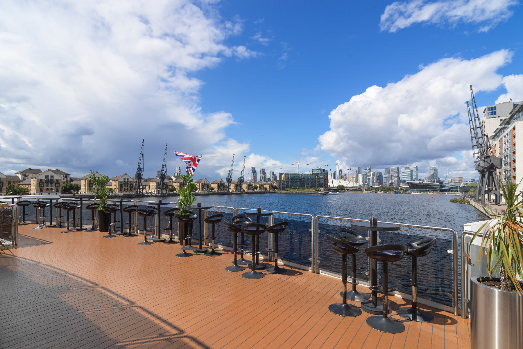 sunborn yacht to canary wharf